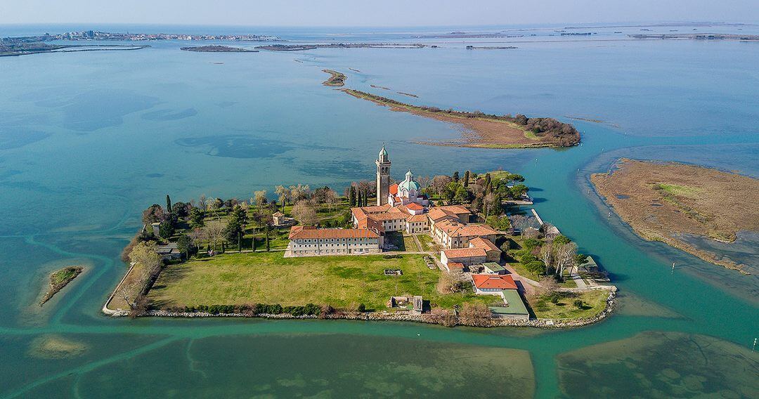 svätyňa ostrova Barbana, lagúny Grado, Taliansko