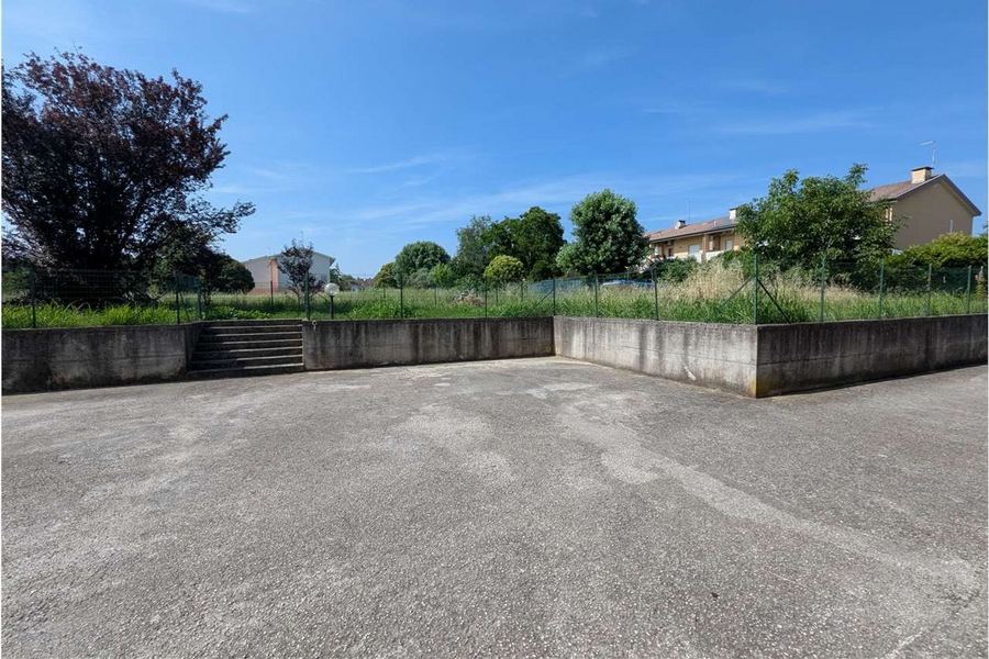 Terzo di Aquileia, 5 Bedrooms Bedrooms, ,2 BathroomsBathrooms,Byt,Na Predaj,1695